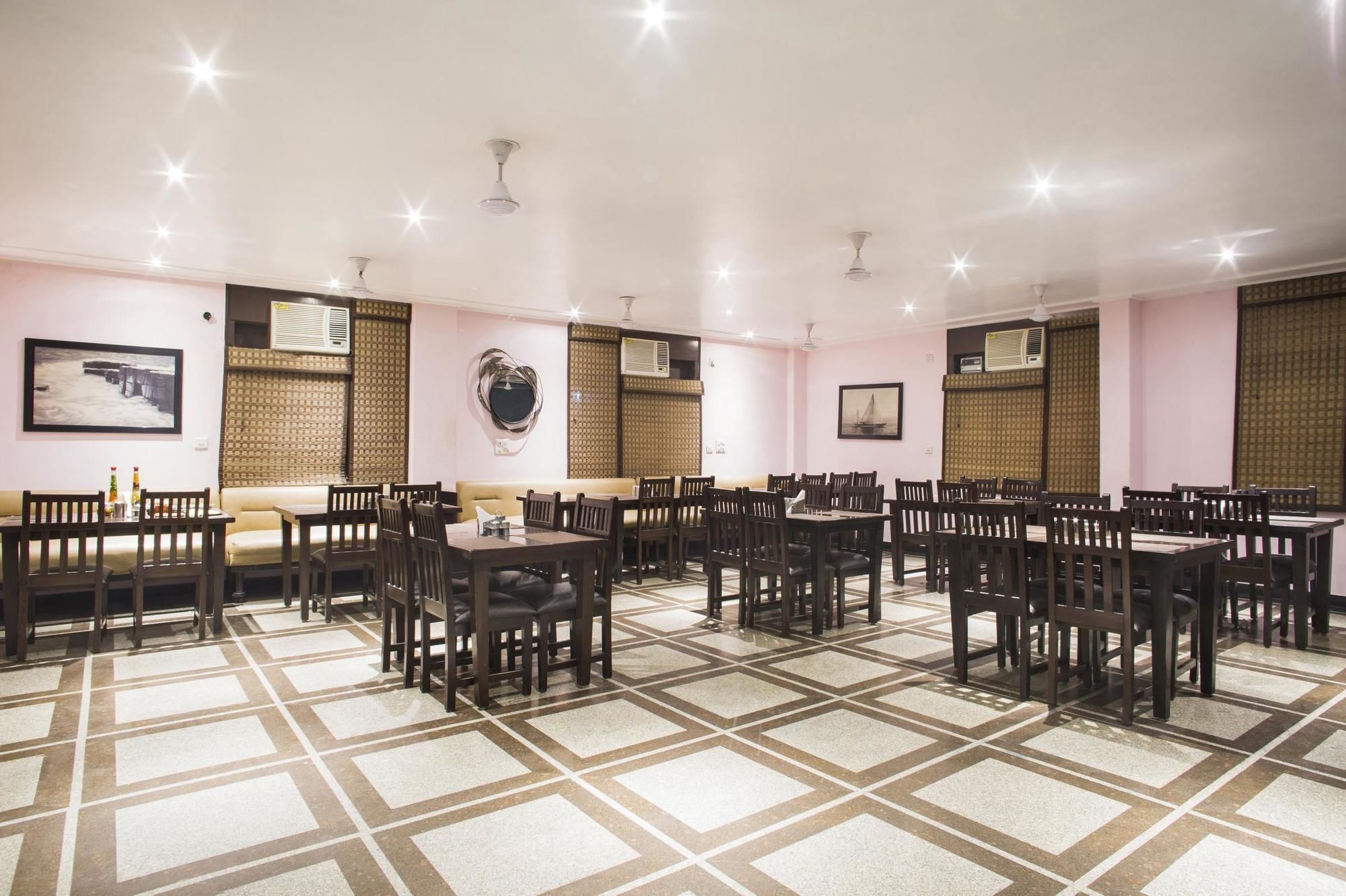 The Urmi Hotel Haridwar Bagian luar foto