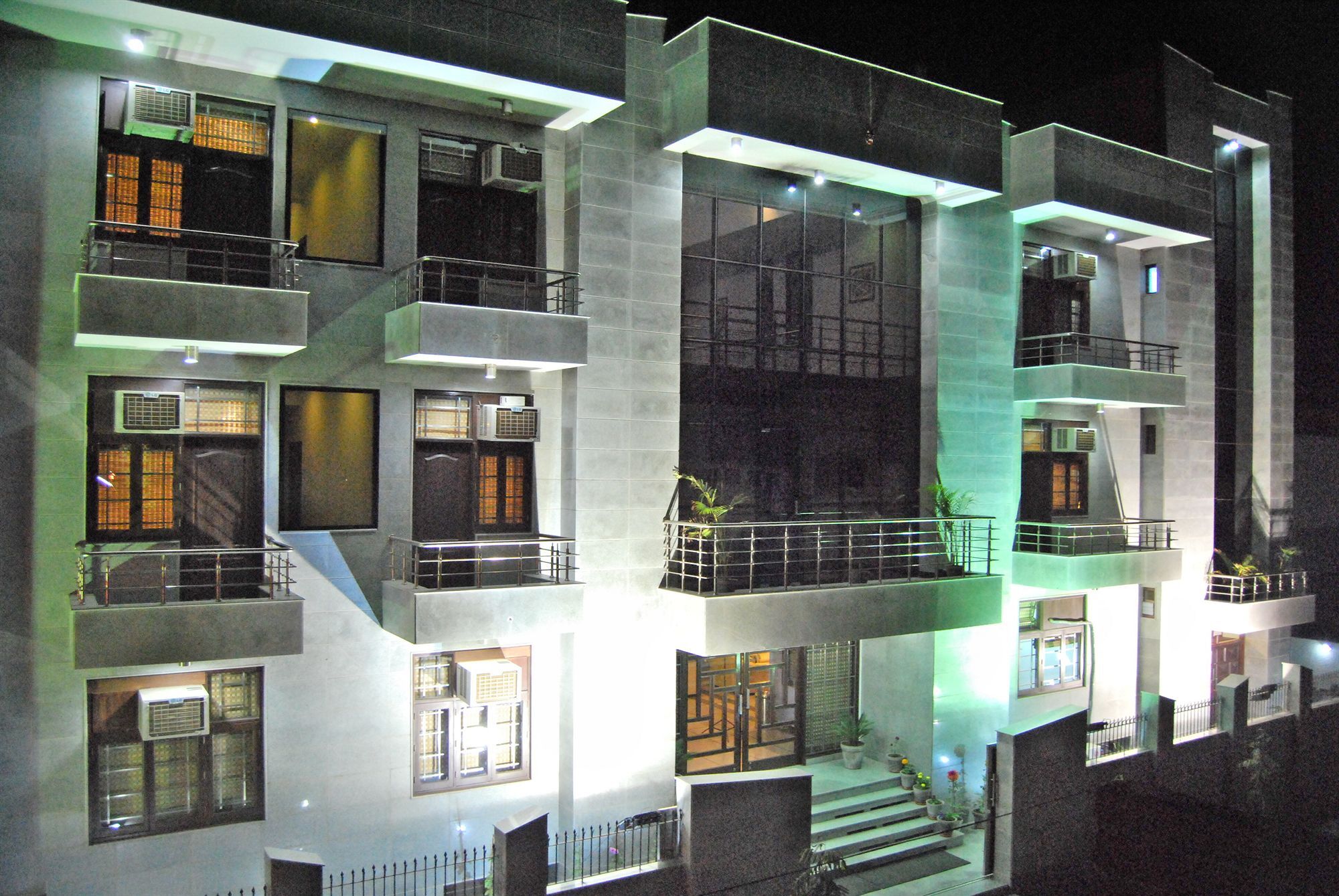 The Urmi Hotel Haridwar Bagian luar foto